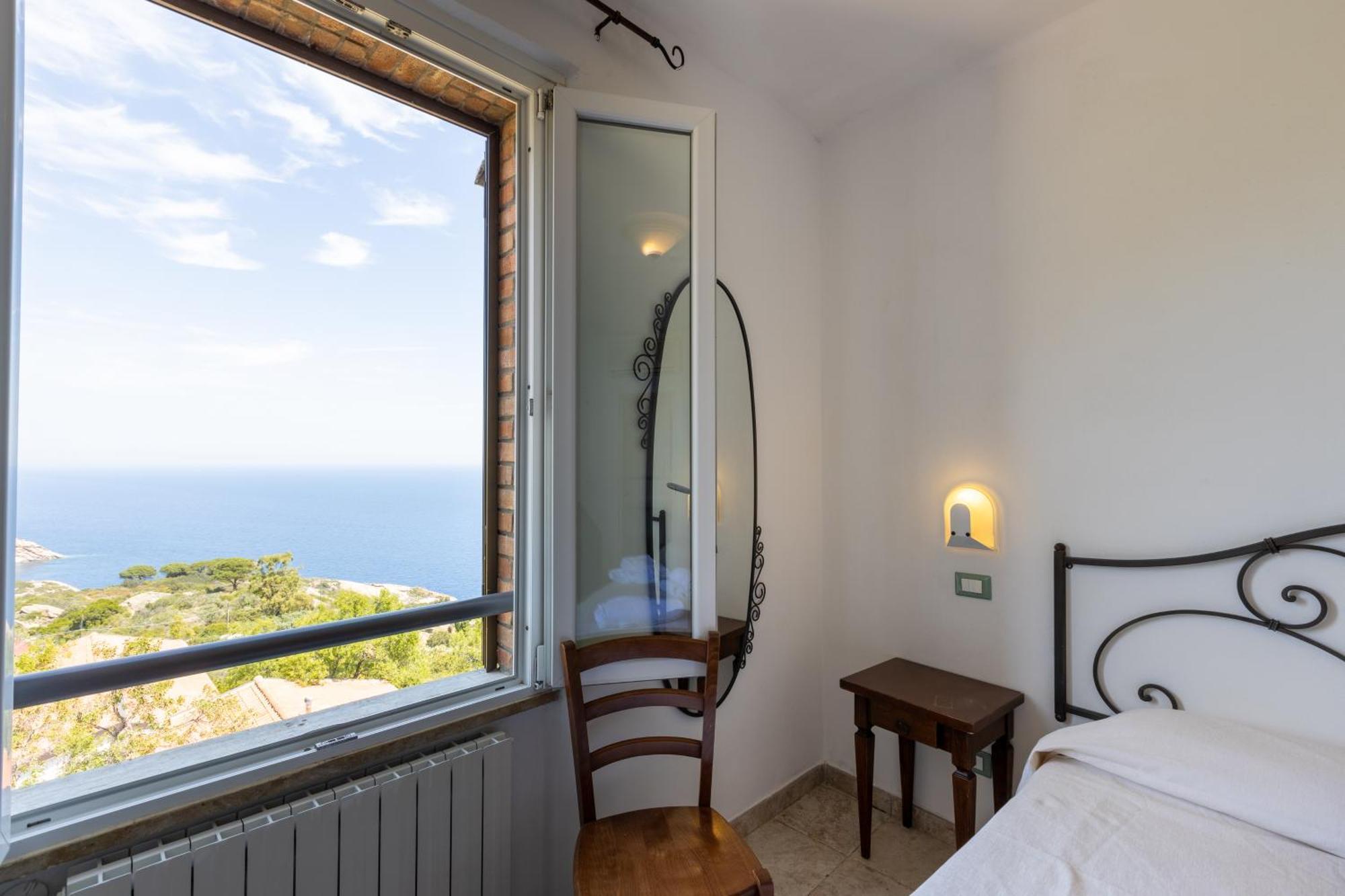 Hotel Castello Monticello Giglio Porto Quarto foto